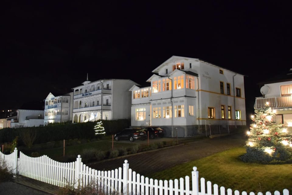 Facade/entrance, Night, Winter