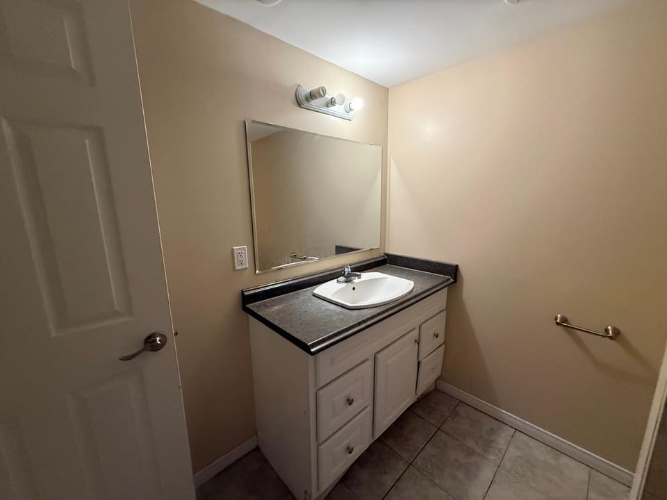 Beside U of Guelph Residence Rm 1 Vacation rental in Guelph