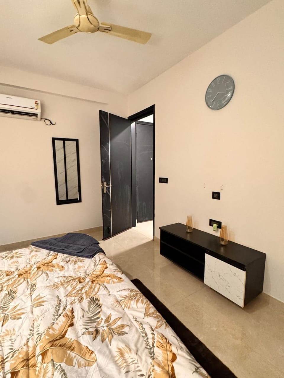 Luxury 1BHK Near Cyber City Apartment in Gurugram