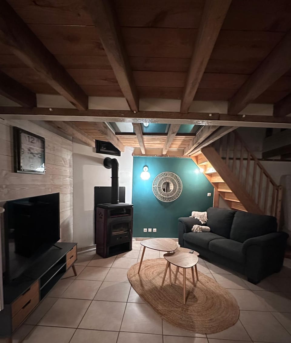 Maison jardin avec Spa House in Auvergne-Rhône-Alpes