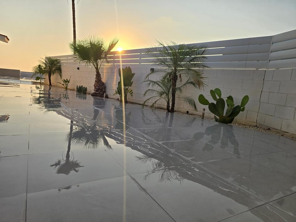 Property building, Day