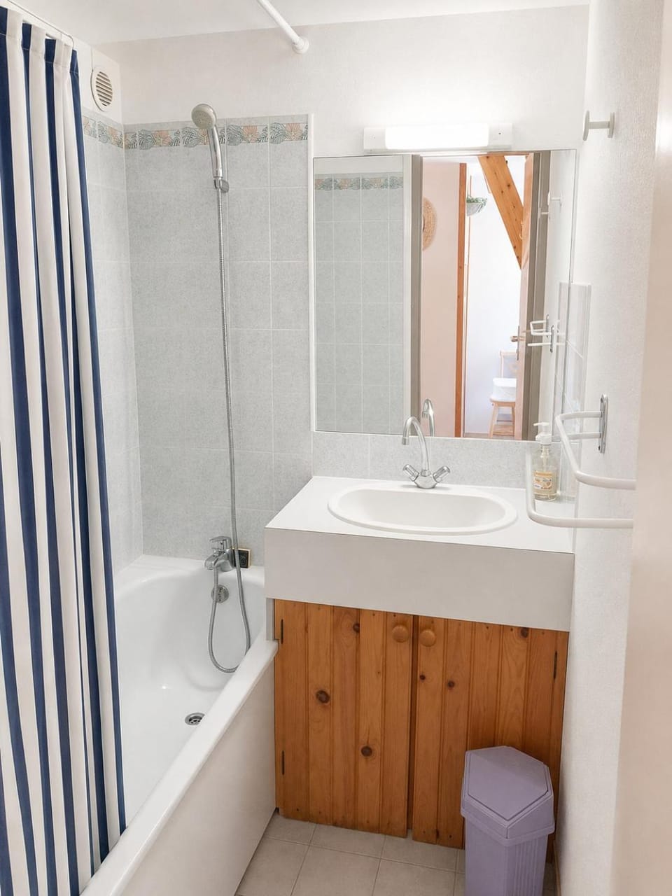 Bathroom, Bath
