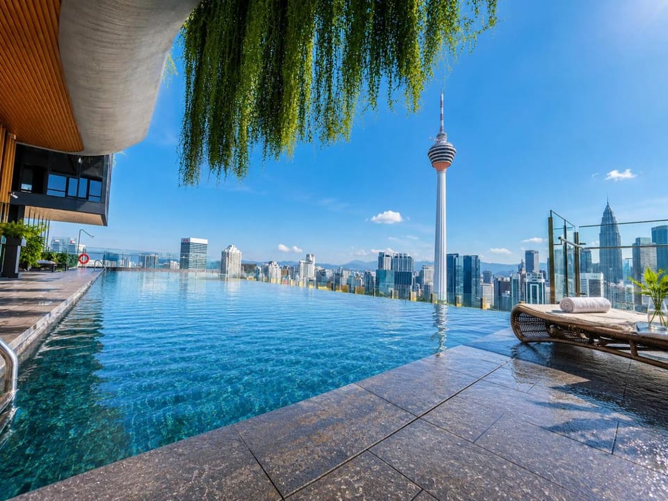 Property building, Nearby landmark, Day, Natural landscape, City view, Pool view, Swimming pool, Swimming pool