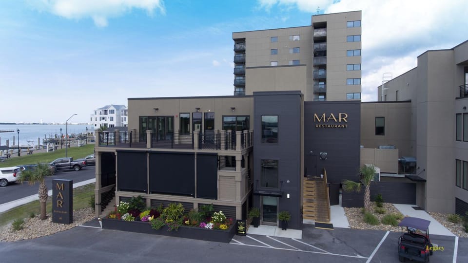 #227 Into the Ballou- Upscale Coastal Studio Apartment hotel in Morehead City