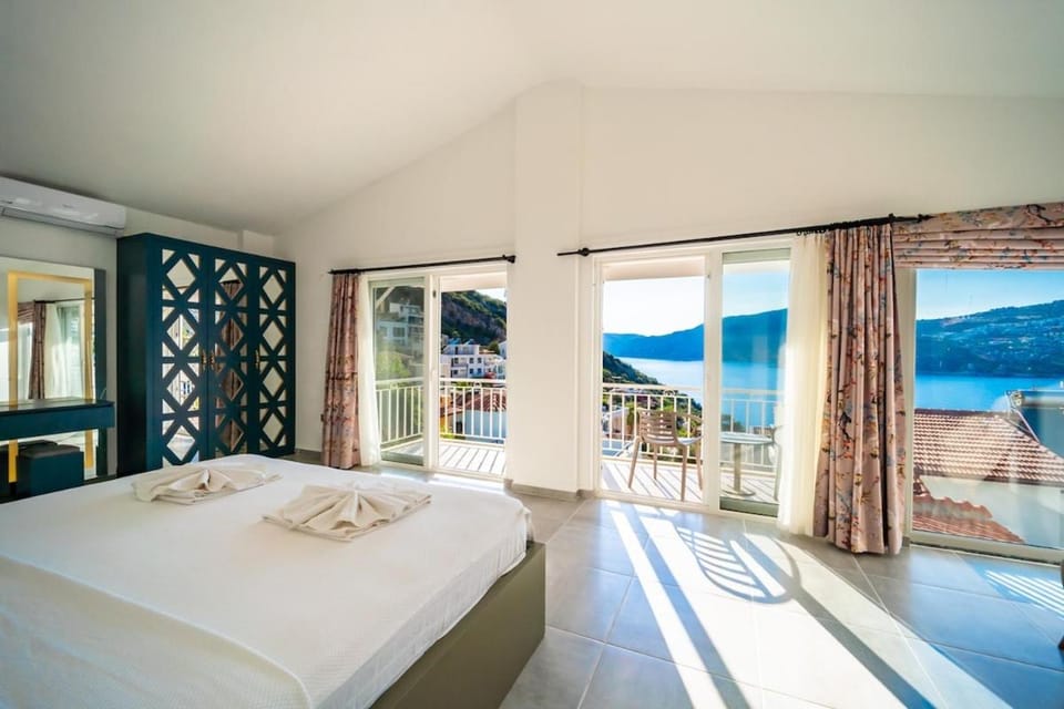 Luxury Vacation Experience with a Sea View in Kalkan Villa in Kalkan Belediyesi