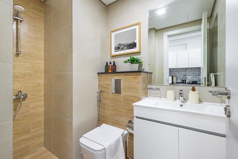 Relaxing and Stylish Studio - Masdar - Near Airport Apartment in Abu Dhabi