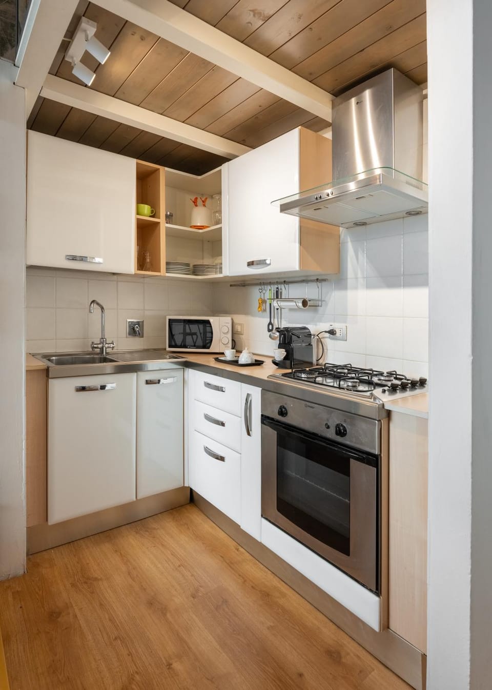 Kitchen or kitchenette, oven, stove
