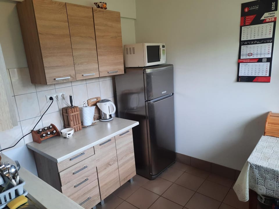 Kitchen or kitchenette, Communal kitchen