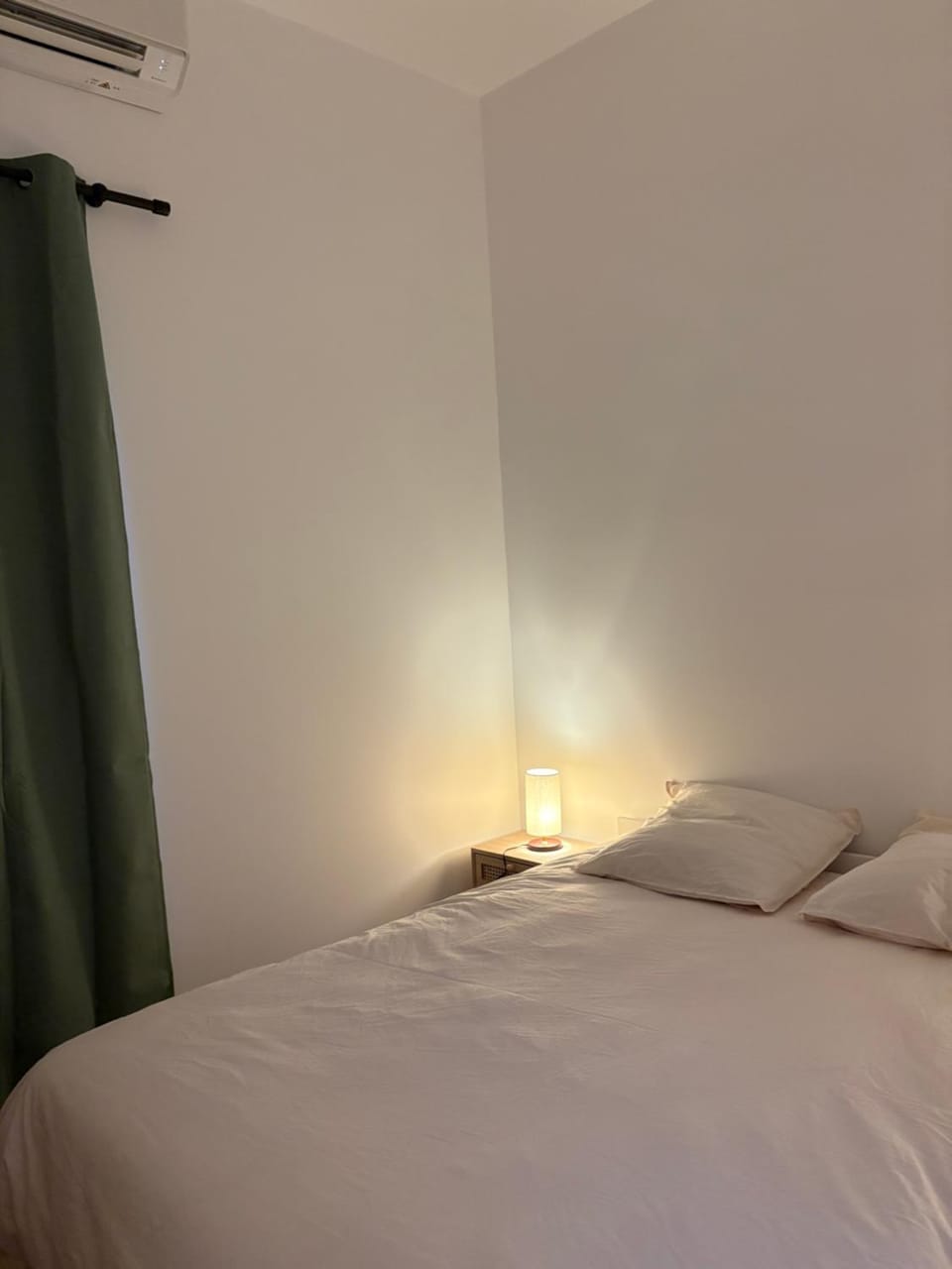 Appartement rénové avec balcon au cœur d Avignon Apartment in Avignon