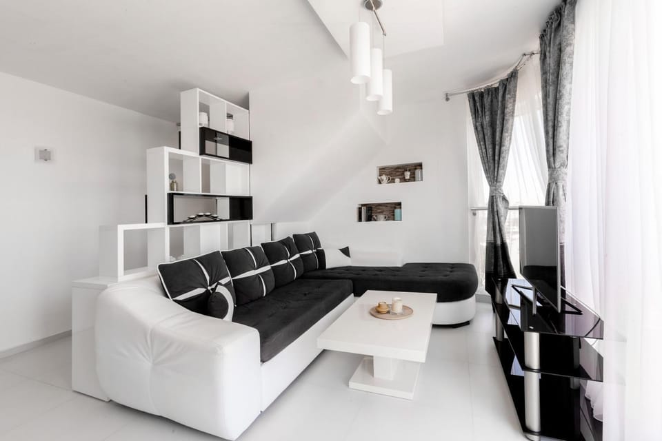 Communal lounge/ TV room, Living room, Seating area