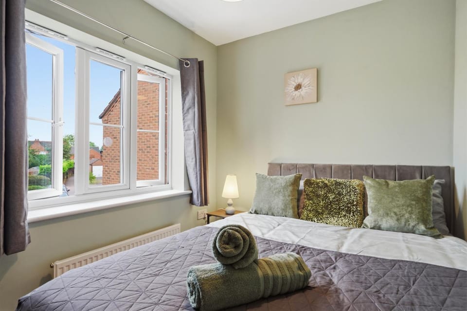 3 Bedroom Modern Stay Ideal for Contractors and Groups House in Coventry
