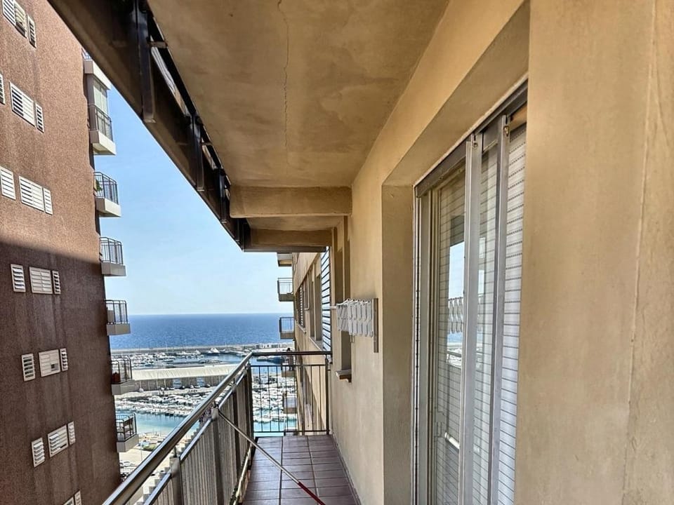 Panoramic sea views, 11th floor Apartment in Palamós