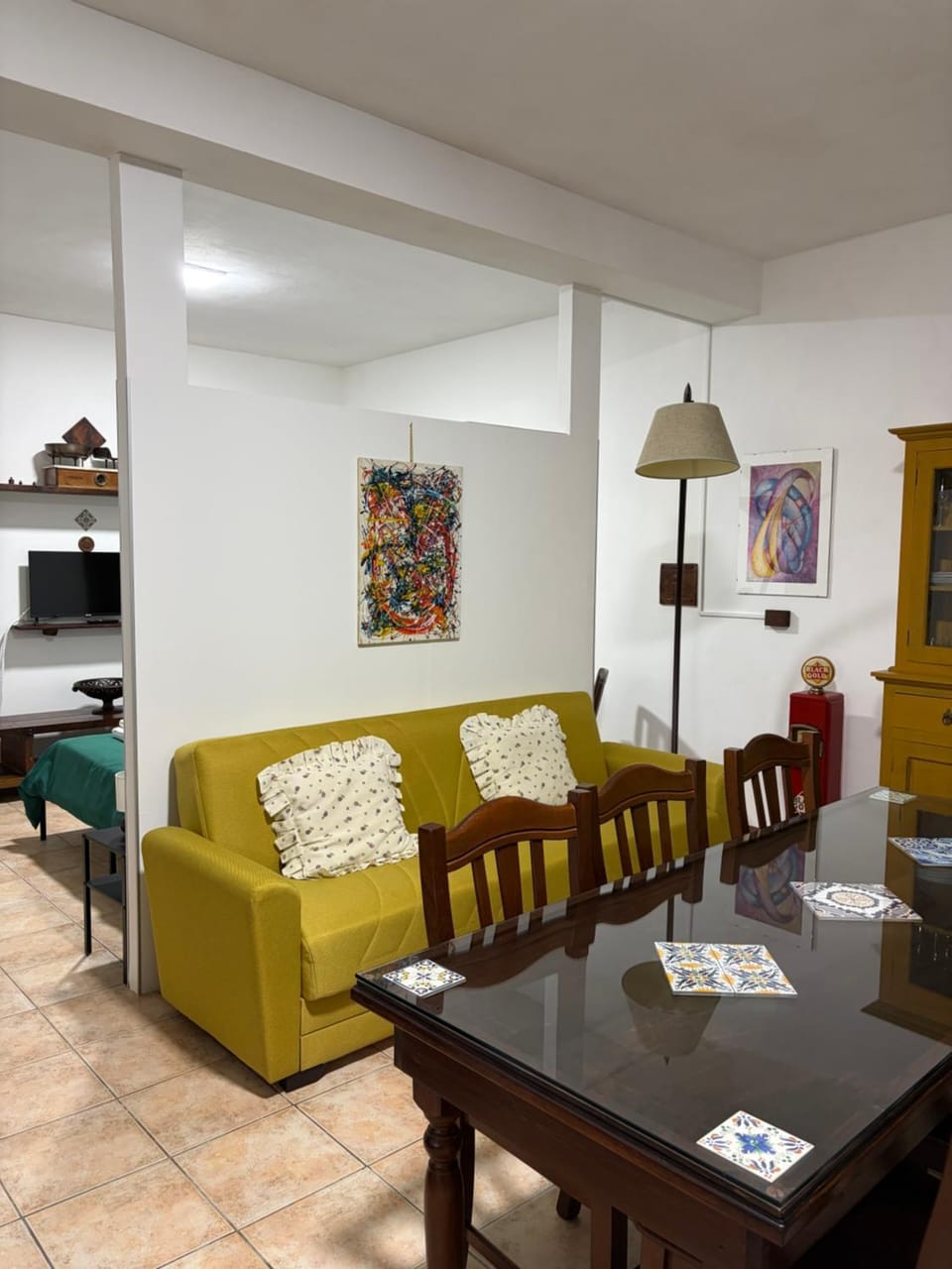 Living room, Seating area