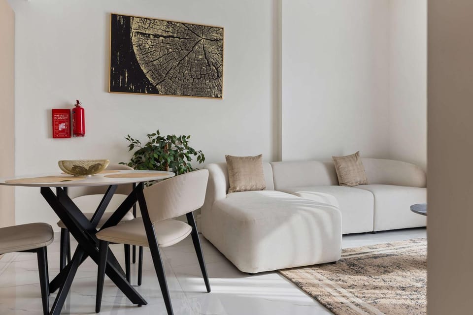 Stylish 1BR with Pool Gym & Metro Access Apartment in Dubai