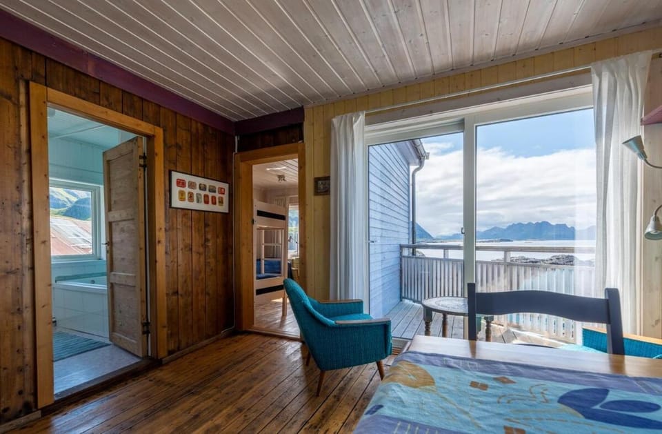 Bathroom, View (from property/room), Living room, Seating area, Dining area, Sea view, Bath