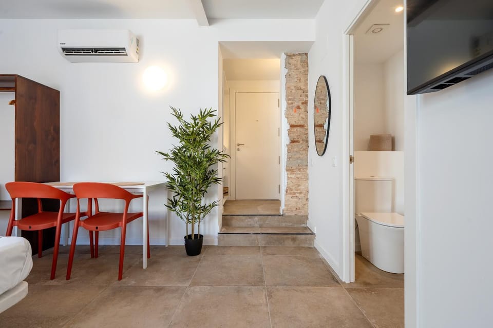 Atic Port Apartsuite con bañera y terraza Adults Only Apartment in Tarragona
