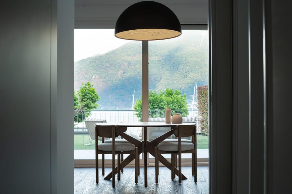 Living room, Dining area, Lake view, Lake view