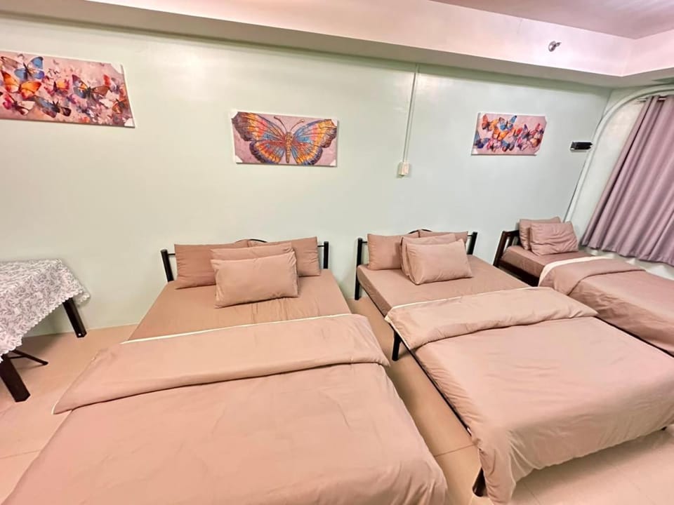 Shell Residence Moa Family room by Gie Apartment hotel in Pasay