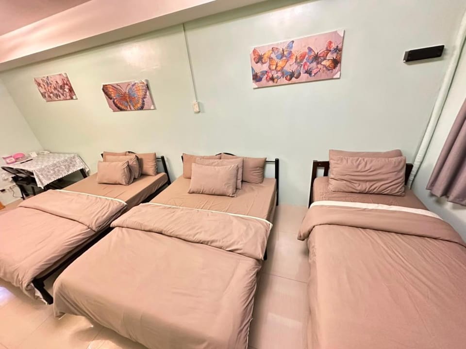 Shell Residence Moa Family room by Gie Apartment hotel in Pasay