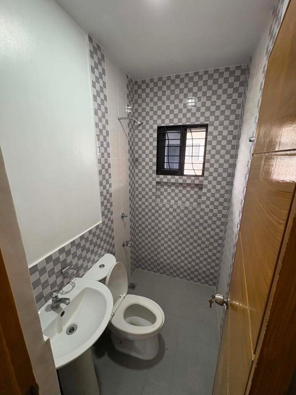 Ideal for Family or Group of Friends Apartment in Bacolod