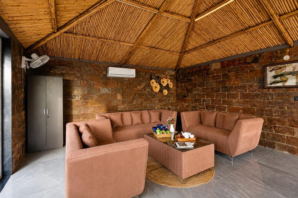 ELIVAAS Signature Royal Green Farm Pet-friendly 2-BHK Countryside Farmhouse with Private Pool, Gazebo and Garden Villa in Gurugram