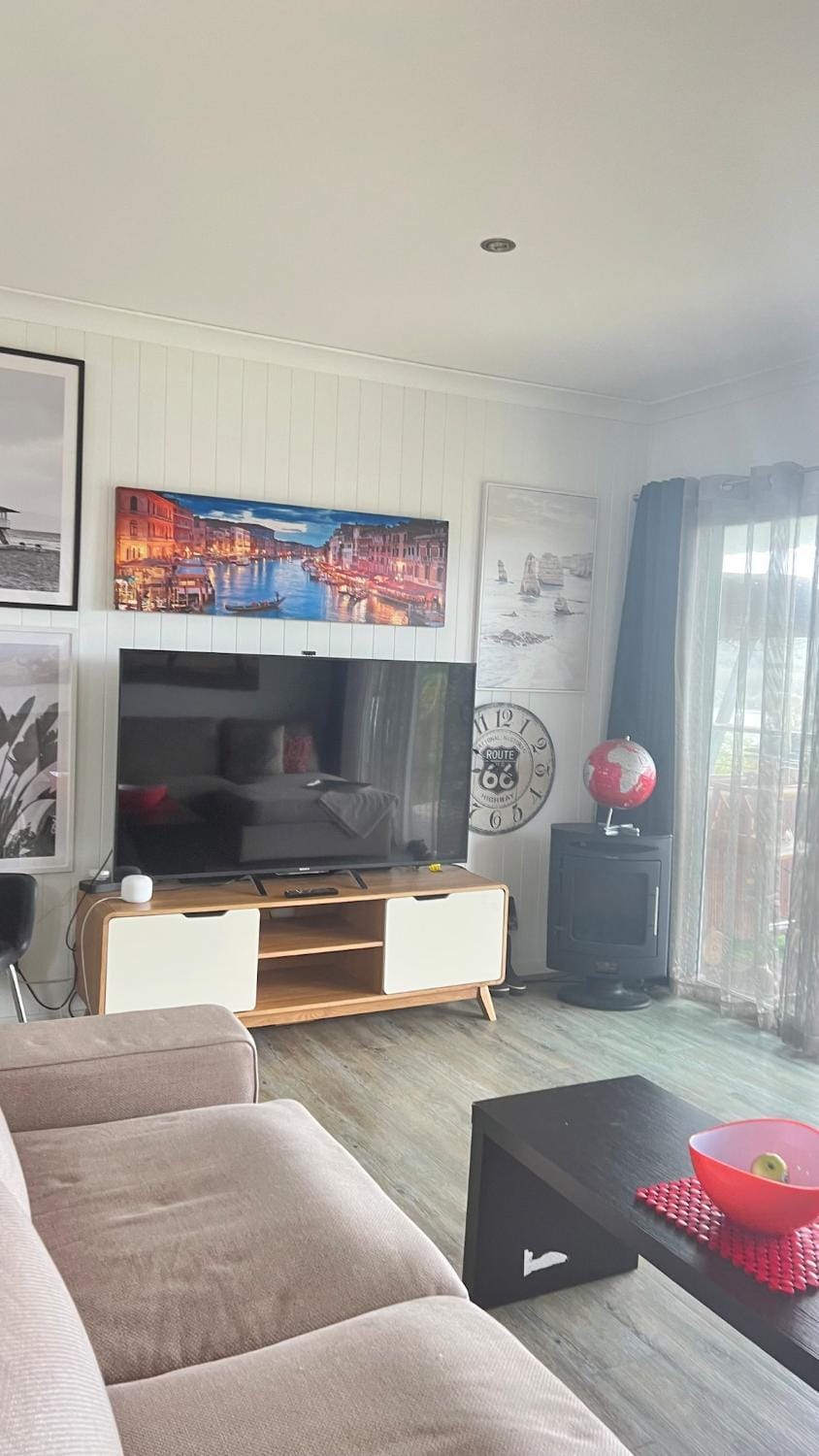 2 bedroom GRANNY FLAT PET-friendly Car WATER Views Apartment in Russell Island
