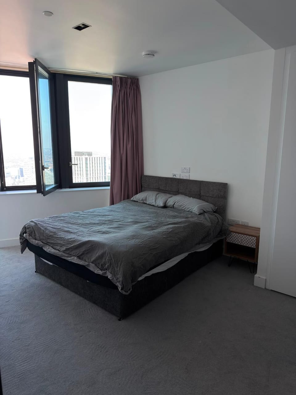 Amory Tower 2B2B Hight Floor Apartment in London