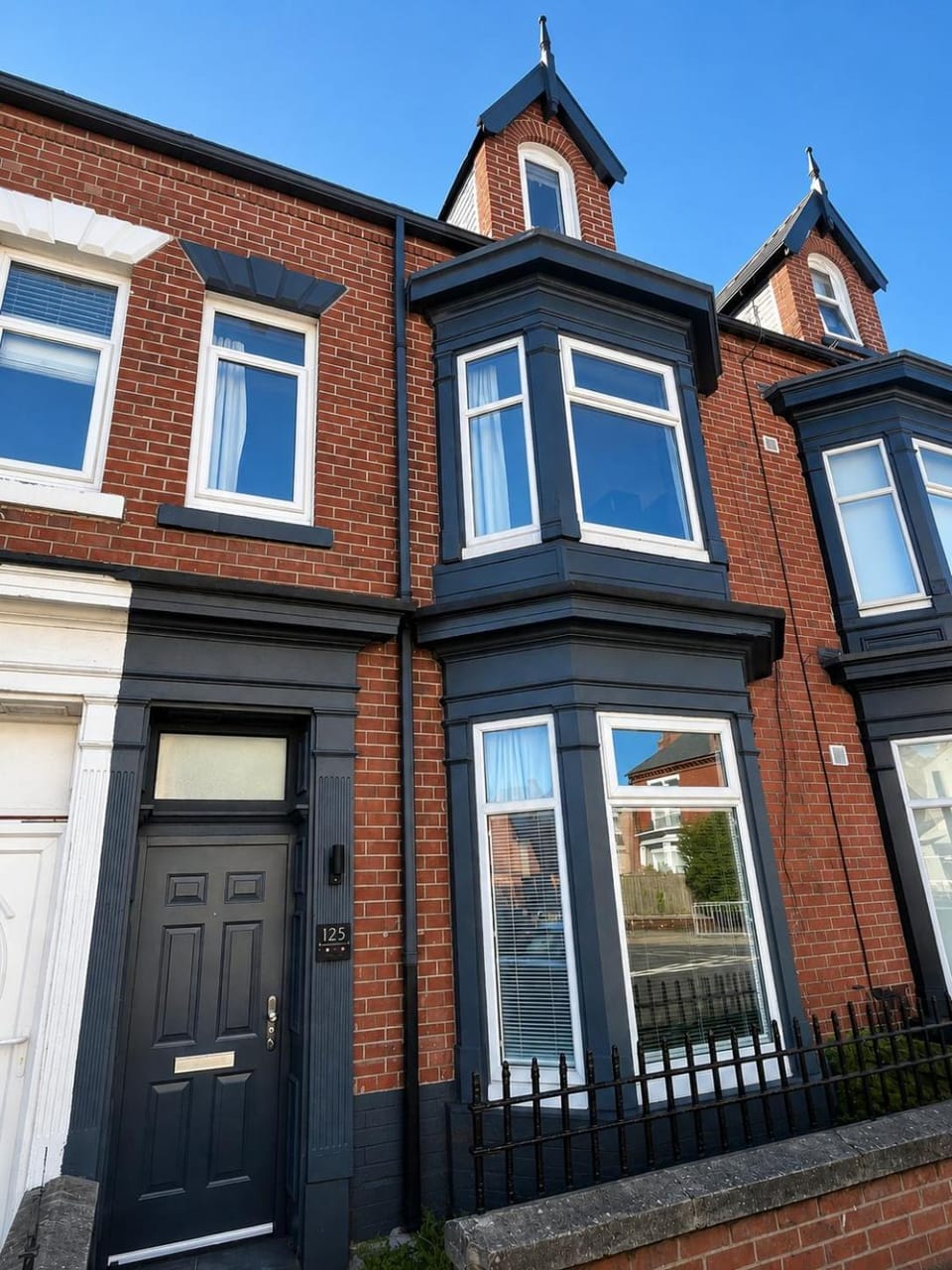 The Townhouse on Thornton - 6 Bed House House in Hartlepool