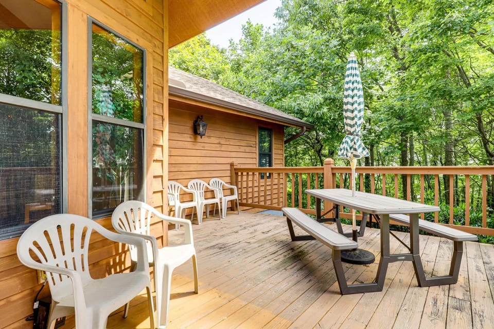 Access to 3 Pools, Private Hot Tub! Gatlinburg Gem House in Gatlinburg