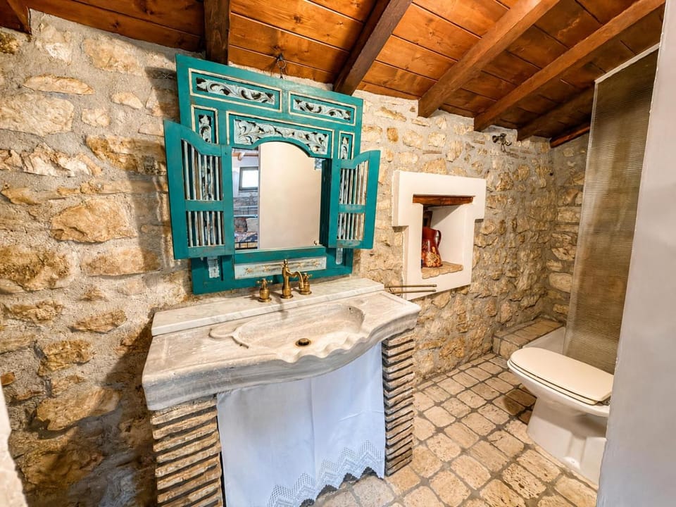 Nido del Drago, the village's first historic residence House in Terni