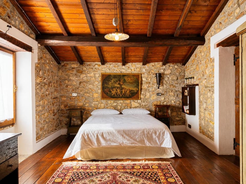 Nido del Drago, the village's first historic residence House in Terni