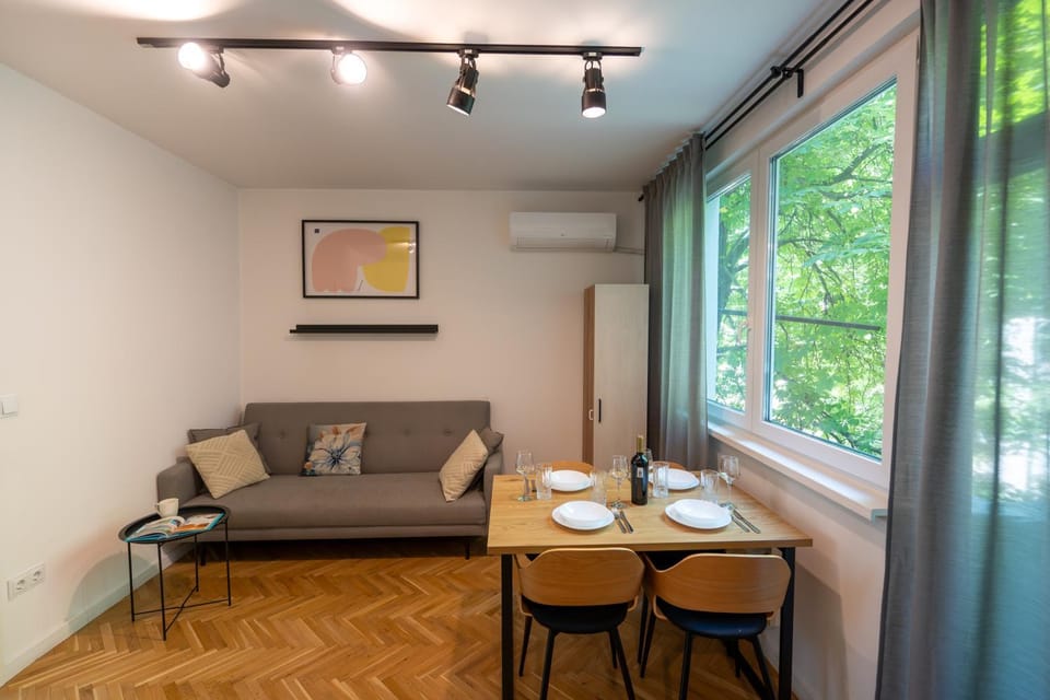 Living room, Seating area, Dining area, air conditioner