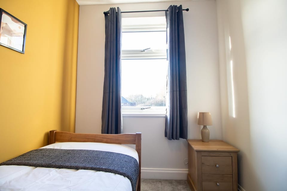 Outhouse Hideaway! Perfect for LONG STAYS Garden House in Middlesbrough