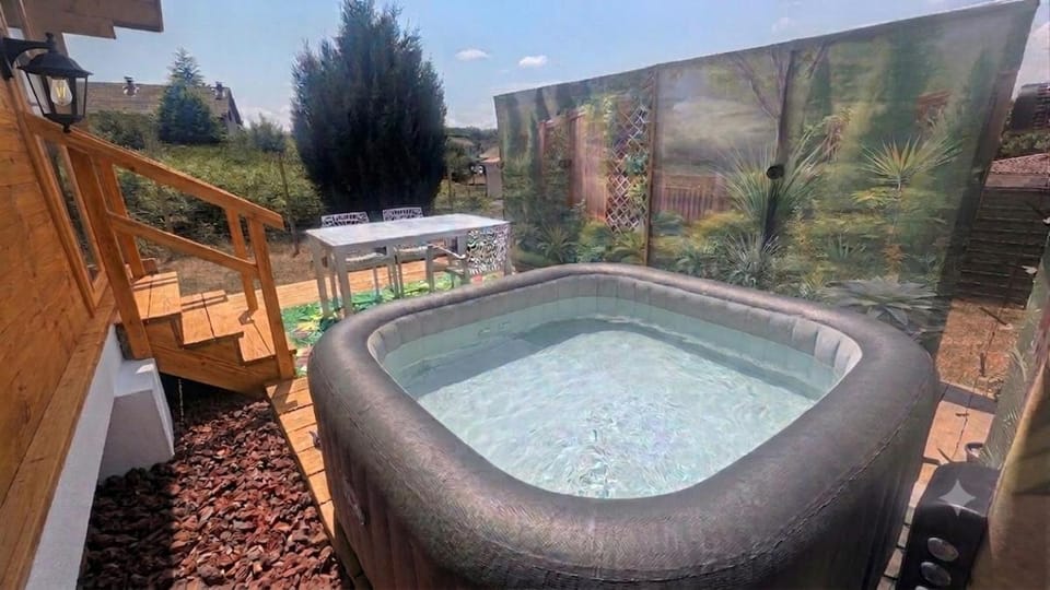 Hot Tub, Spa and wellness centre/facilities