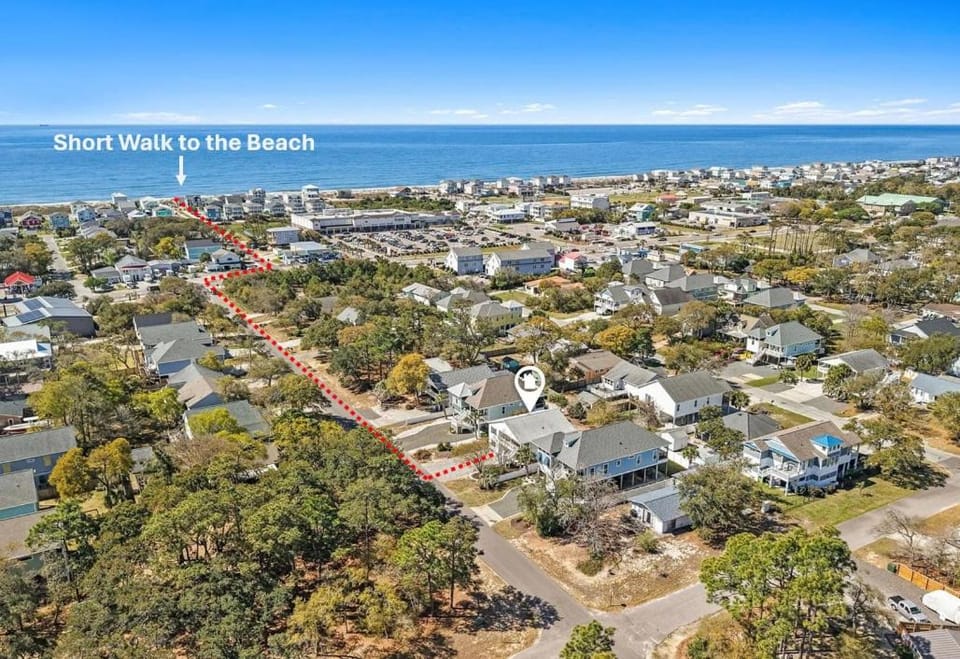 Golf Cart Included Walk to Beach House in Oak Island