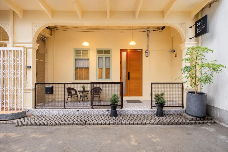 Property building, View (from property/room), Balcony/Terrace