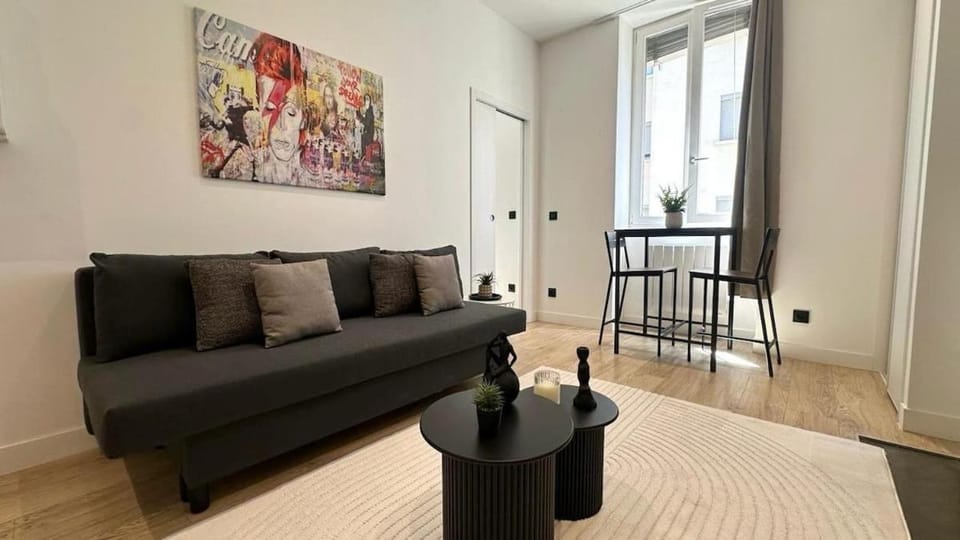 Verlaine - 1 Bedroom - Gratte Ciel Apartment in Villeurbanne