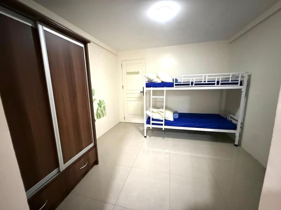 Big Group Tomas Morato Timog Quezon Ave FREE Parking and SELF CHECK IN Apartment in Manila City