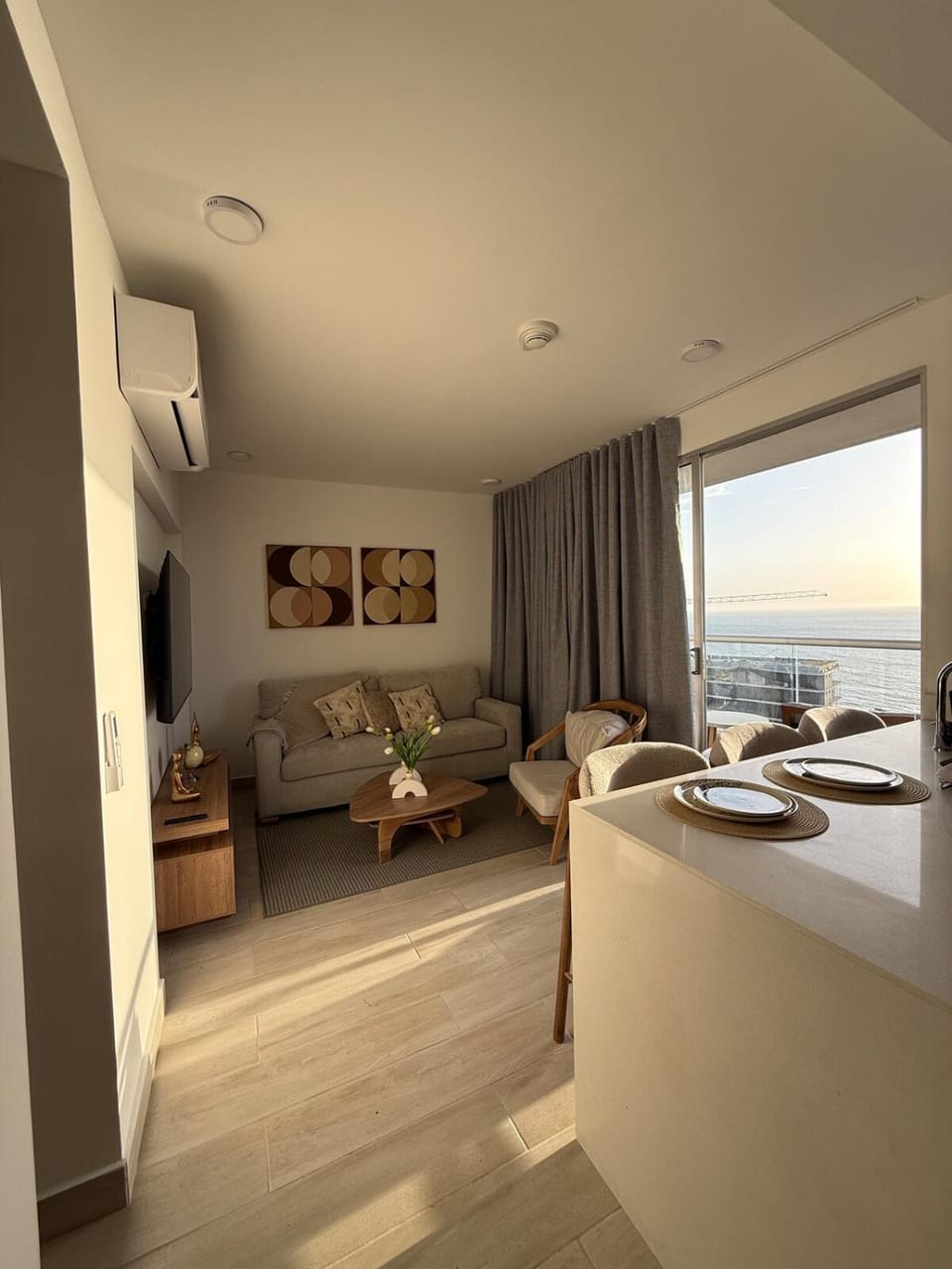Natural landscape, TV and multimedia, View (from property/room), Balcony/Terrace, Living room, Seating area, Dining area, Sea view