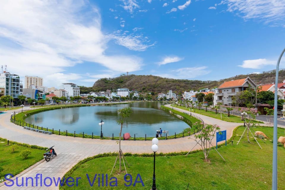 Nearby landmark, Spring, Off site, Day, Natural landscape, Casino, Garden, Karaoke, Lounge or bar, Beach, Text overlay, City view, Lake view, Mountain view, Pool view, River view, Swimming pool