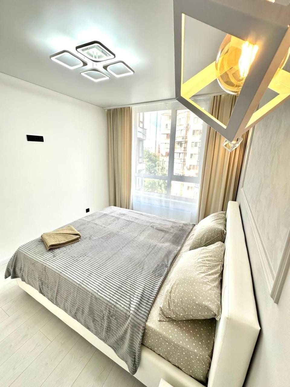 Bed, Photo of the whole room