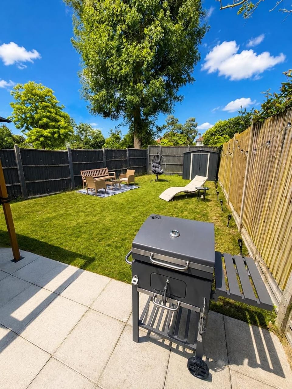 Private Jacuzzi I Free Parking I Walk to Stadium Apartment in Wembley