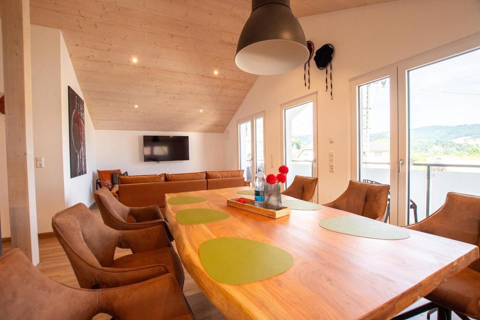 Seating area, Dining area