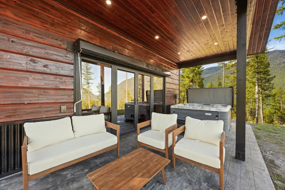 Glacier Luxury Retreat Bear View Cabin 2 Cabin in Hungry Horse