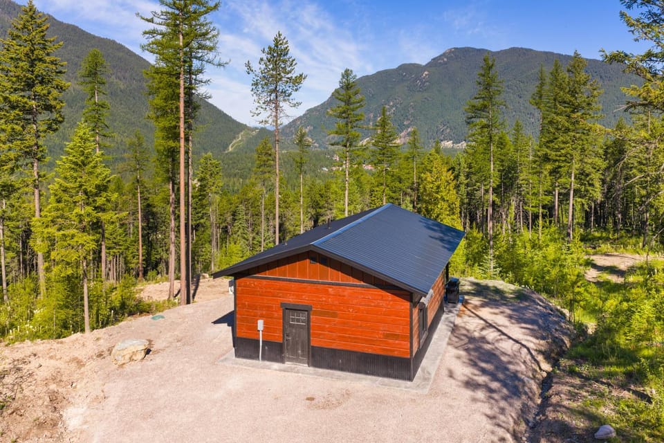 Glacier Luxury Retreat Bear View Cabin 2 Cabin in Hungry Horse