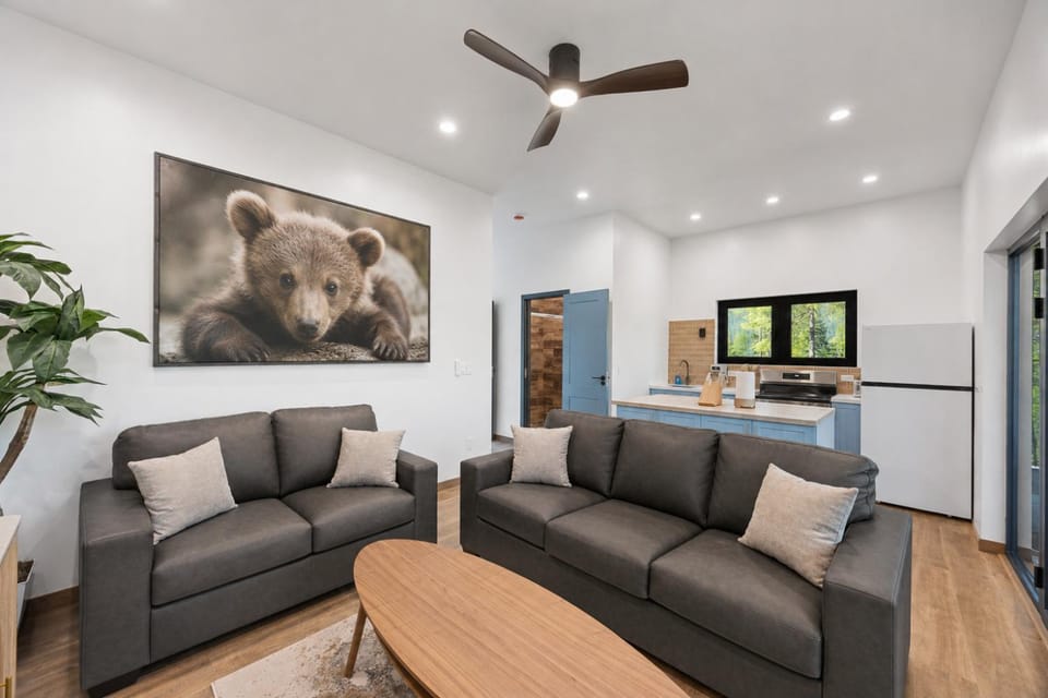 Glacier Luxury Retreat Bear View Cabin 2 Cabin in Hungry Horse