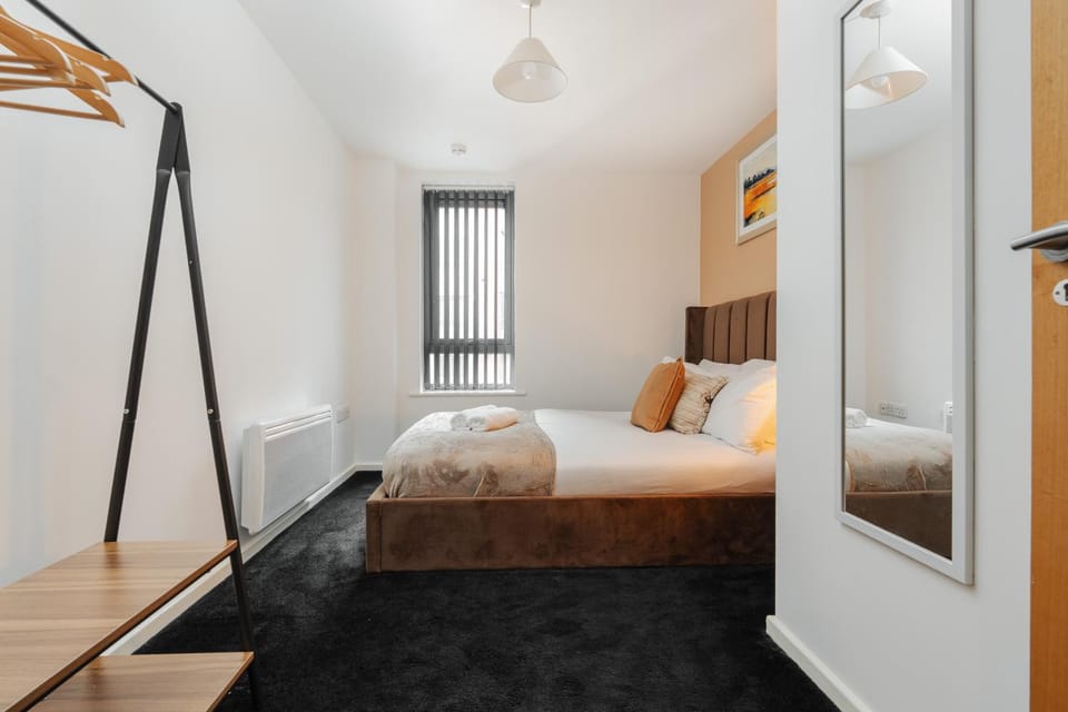 Spacious City Stay 2BR 2BA Parking Included Apartment in Liverpool