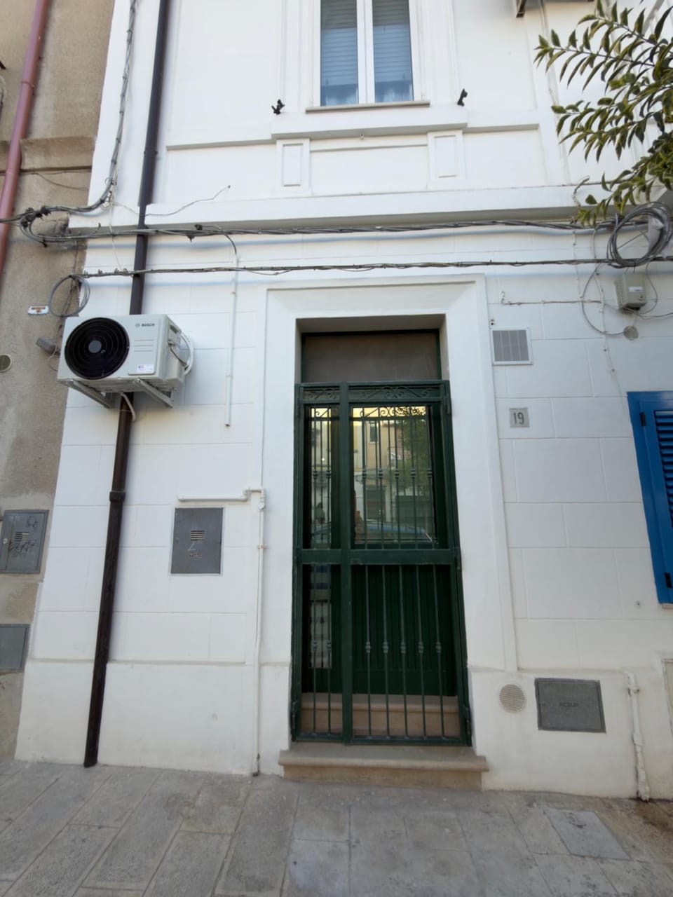 Facade/entrance
