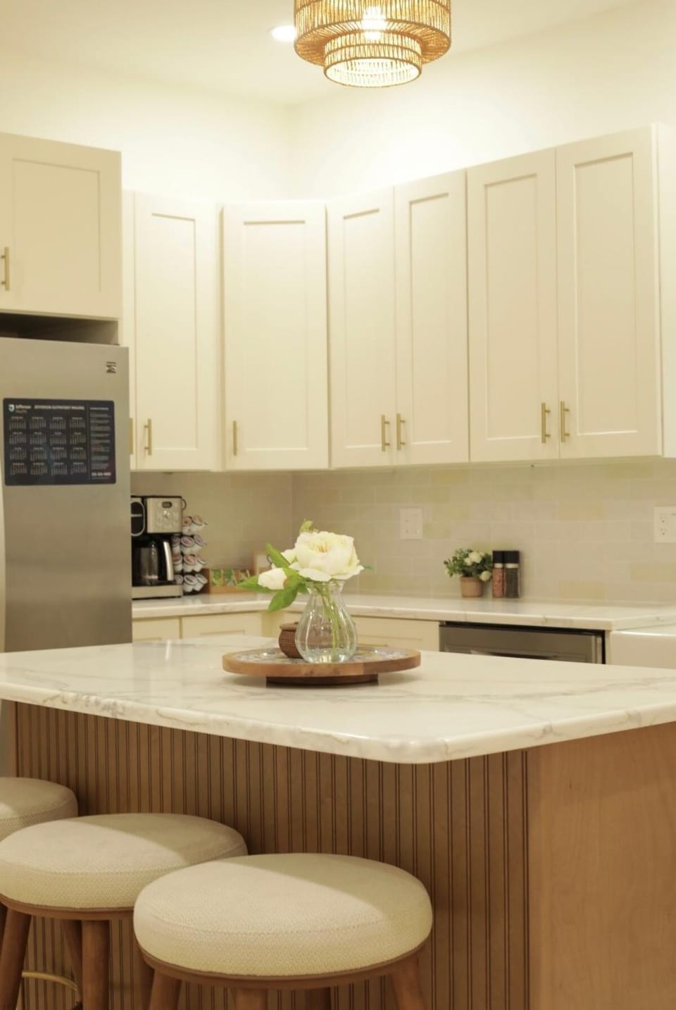 Oceana Blue - 6BR Steps to Beach & Boardwalk Apartment in Ventnor City