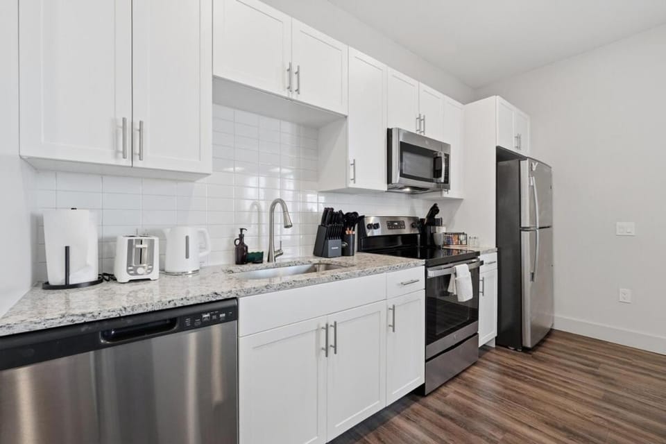 Resort-Style 2BR and 2BA Mins to Universal and Disney Apartment in Orlando